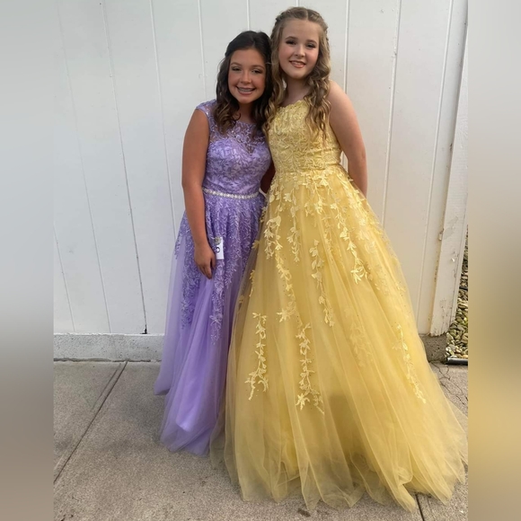 REBE Gown, worn one time for a pageant size 4 - Picture 3 of 4